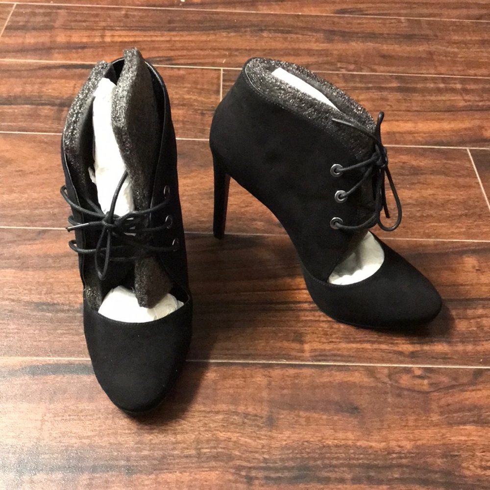 NWT Nine West Booties. Size 7.5